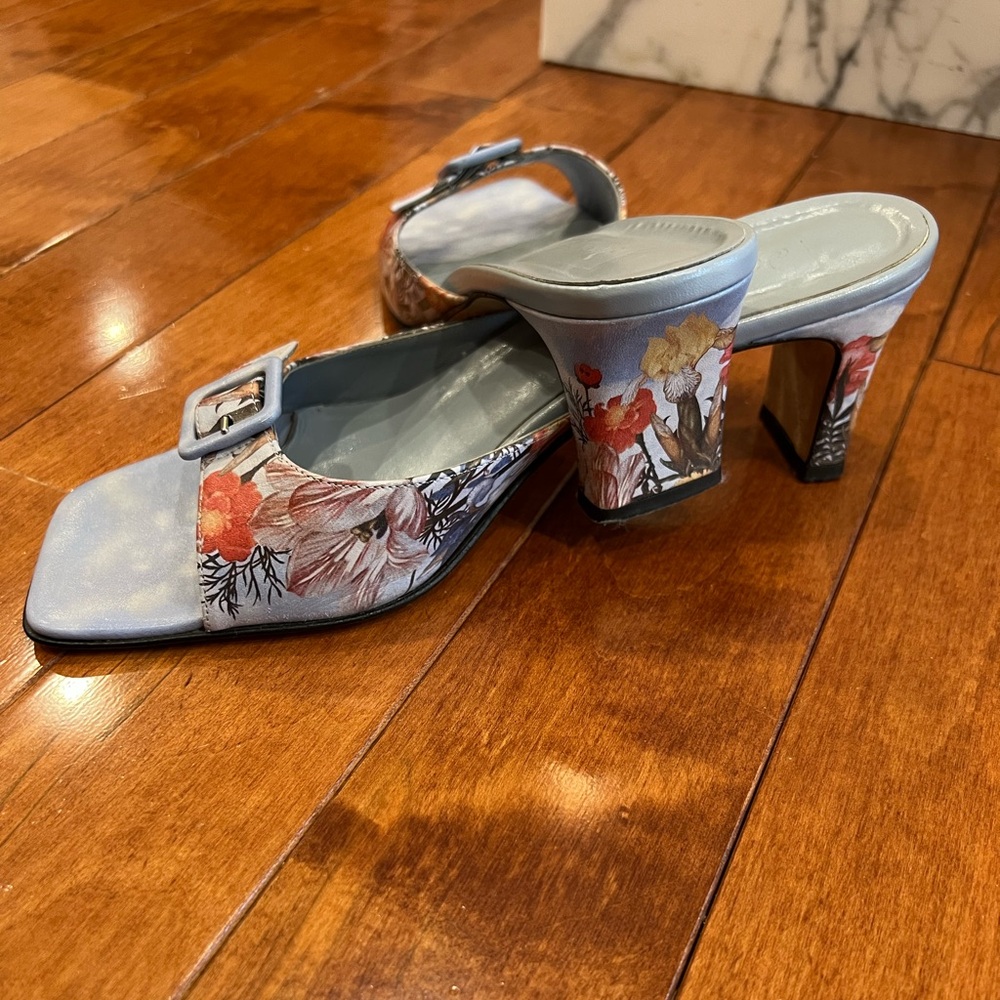 Elegant Floral Buckle Sandals